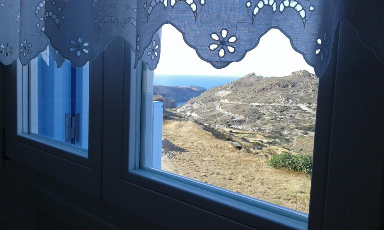 Stilvi Milos Plaka  Exteriör bild