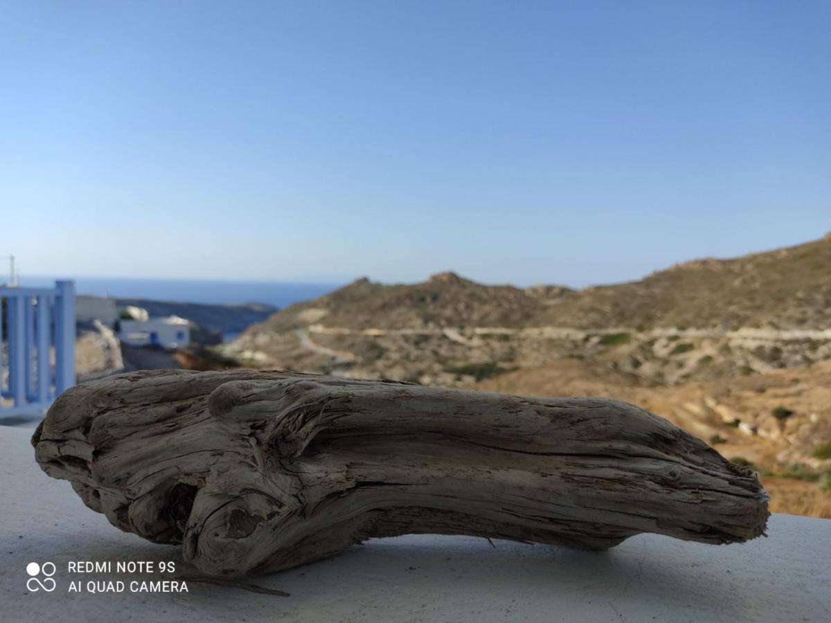 Stilvi Milos Plaka  Exteriör bild