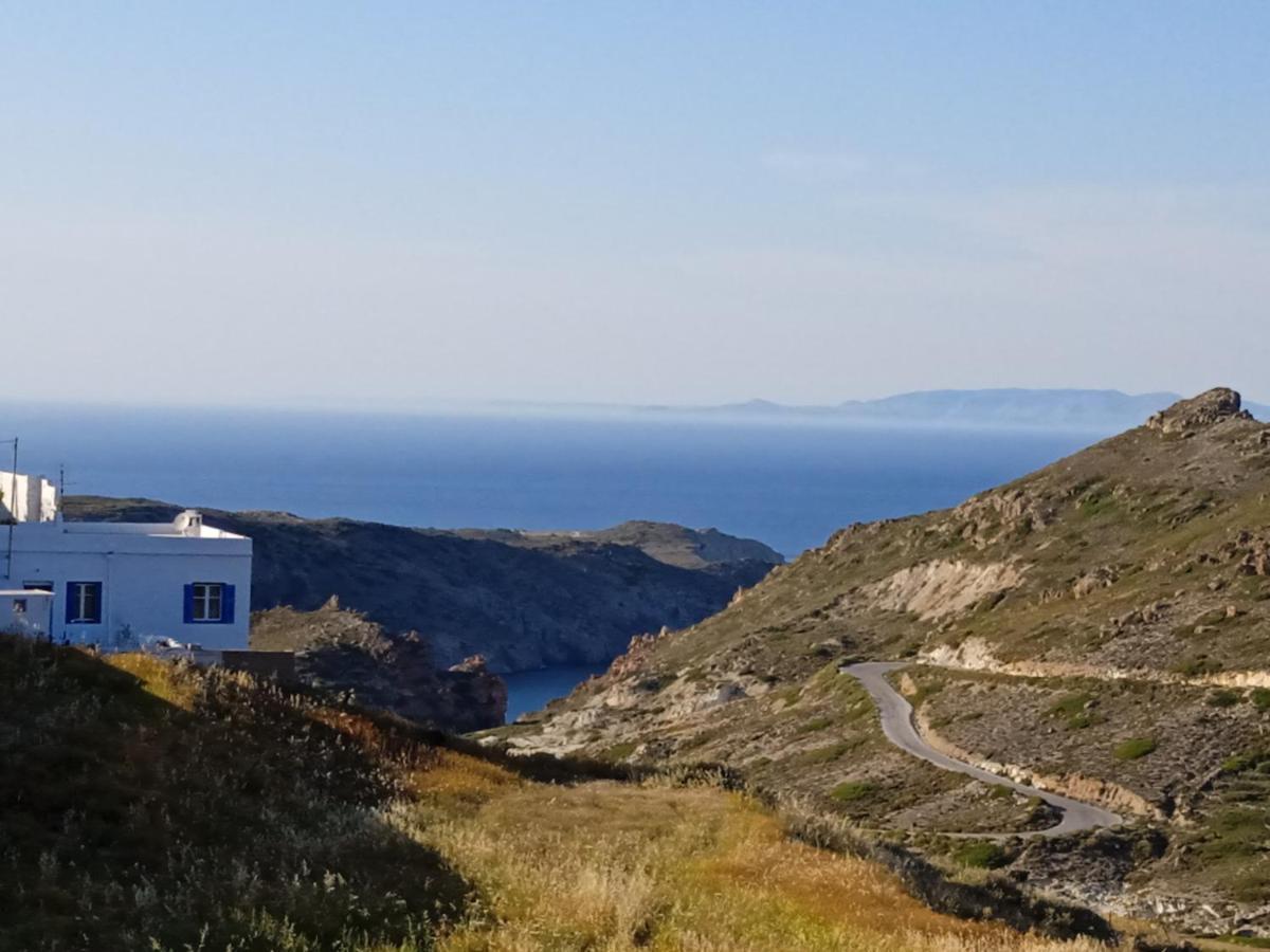 Stilvi Milos Plaka  Exteriör bild